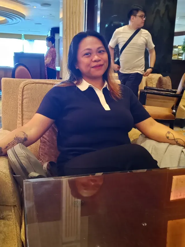 Beng Nooqz, Tour Guide Phriend in San Juan