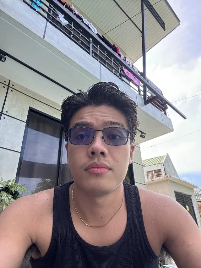Renzo, Bar Phriend in Valenzuela
